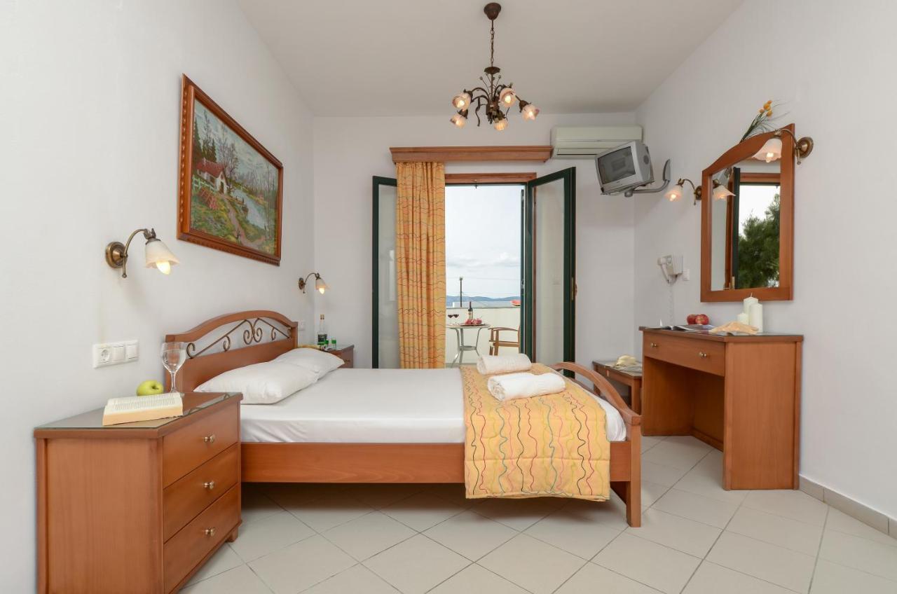 Dolphin Studios Agia Anna  Екстериор снимка