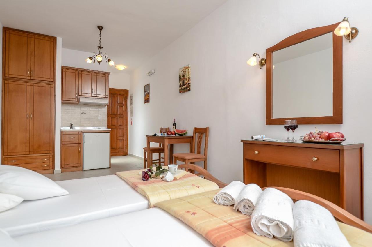 Dolphin Studios Agia Anna  Екстериор снимка
